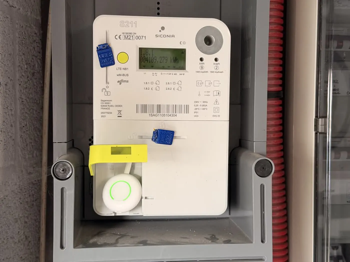 Compteur électrique avec module HomeWizard P1 utilisé pour piloter la Sunpura S2400